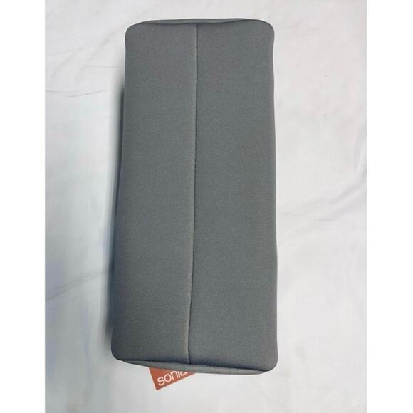 Sonia Kashuk makeup bag in gray - Picture 4 of 5